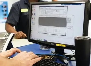 trulinx screen at counter
